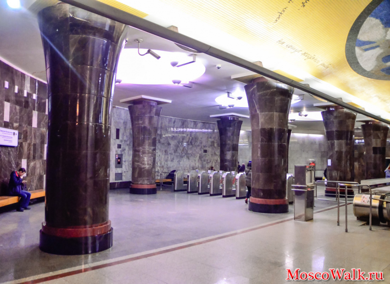 колонны на станции Маяковская