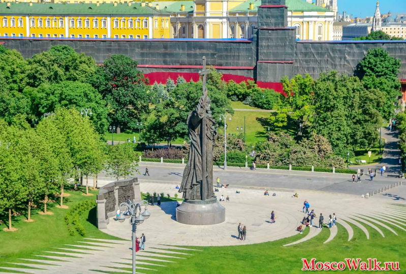памятник князю Владимиру