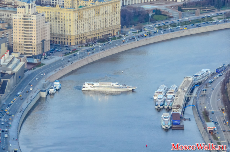 Теплоходы Рэдиссон на Москва-реке