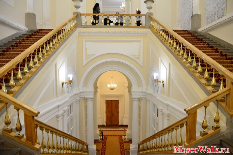 Мэрия Москвы парадная лестница