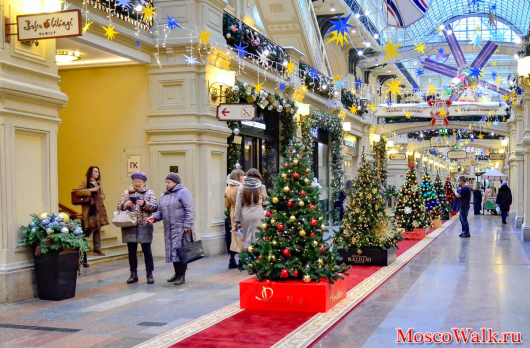 Выставка «Новогодние елки в ГУМе на Красной площади»