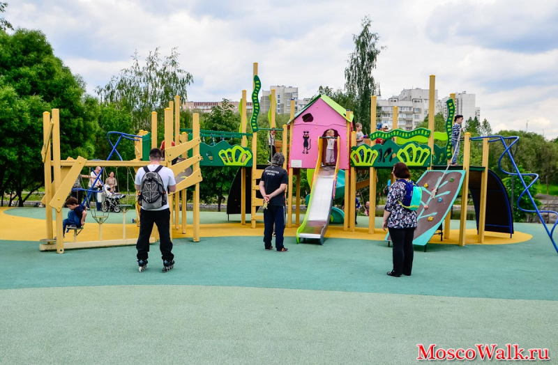 детская площадка в парке Битца