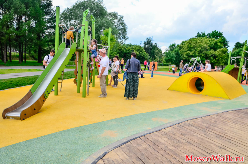парк в пойме реки Битцы детская площадка