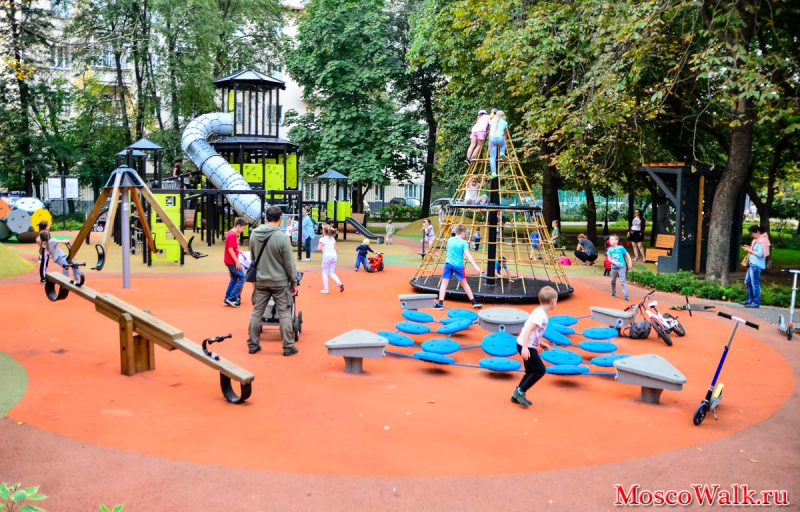 Детская площадка Новослободский парк