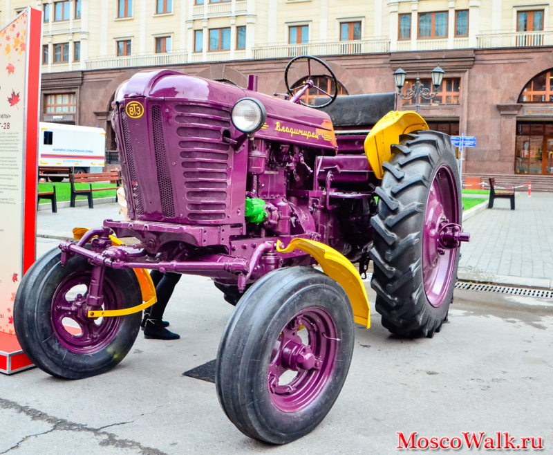На фестивале Золотая осень выставка раритетных тракторов