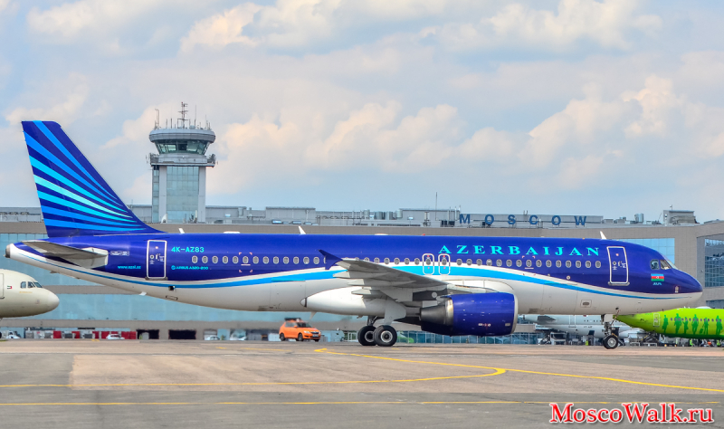Azerbaijan Airlines 4K-AZ83