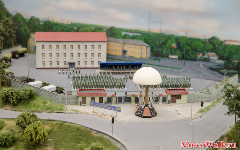 посмотреть макет России в Москве