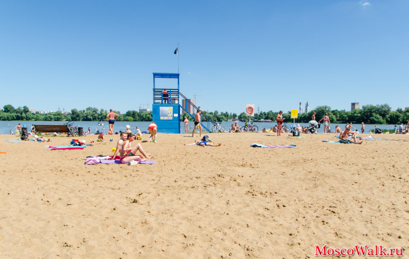 песчаный пляж в Москве