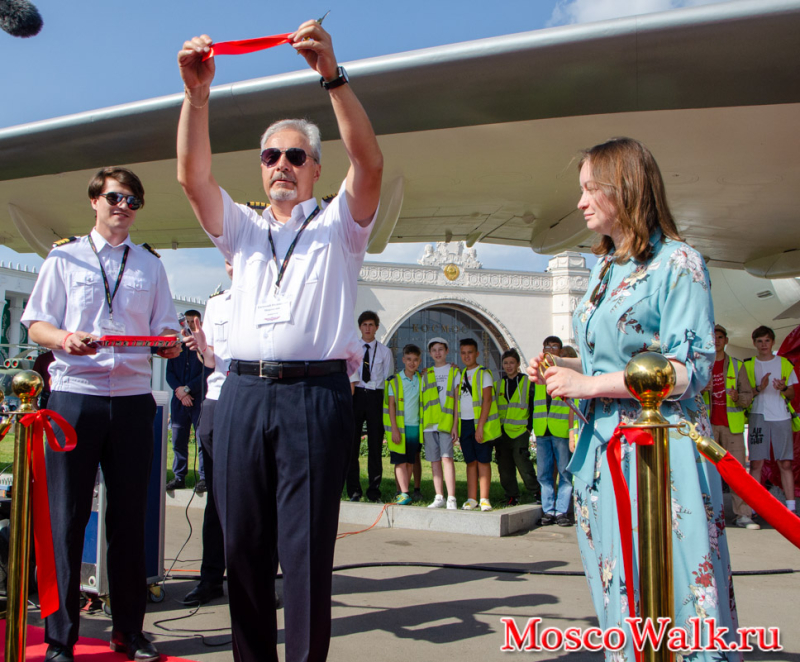  торжественное открытие обновленного самолета Як-42