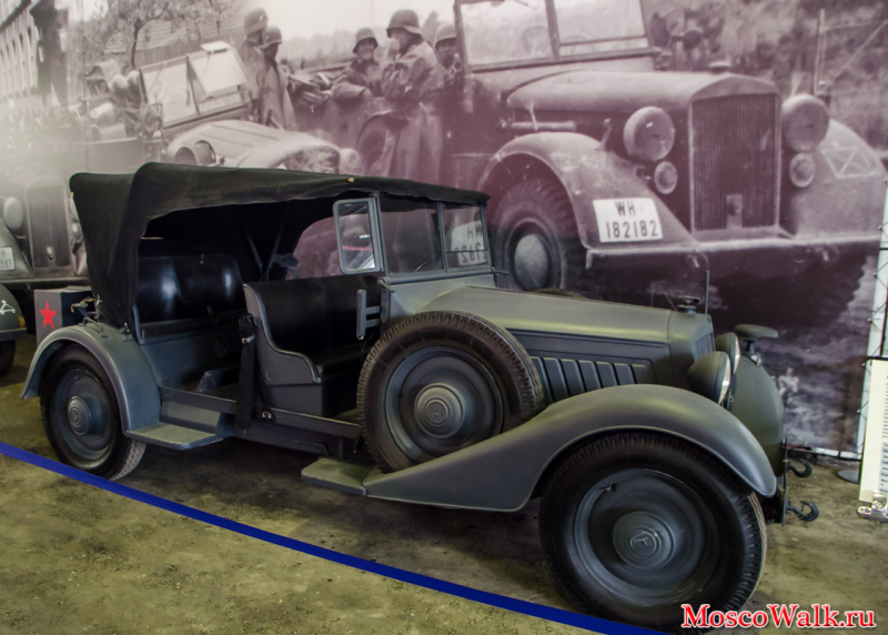 автомобили на выставке Моторы войны