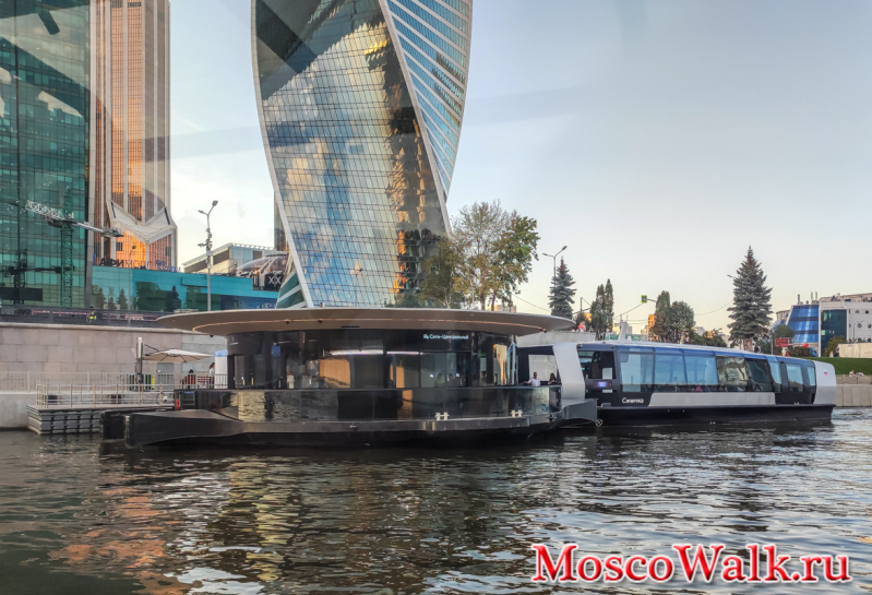 плавучие причалы на Москве реке