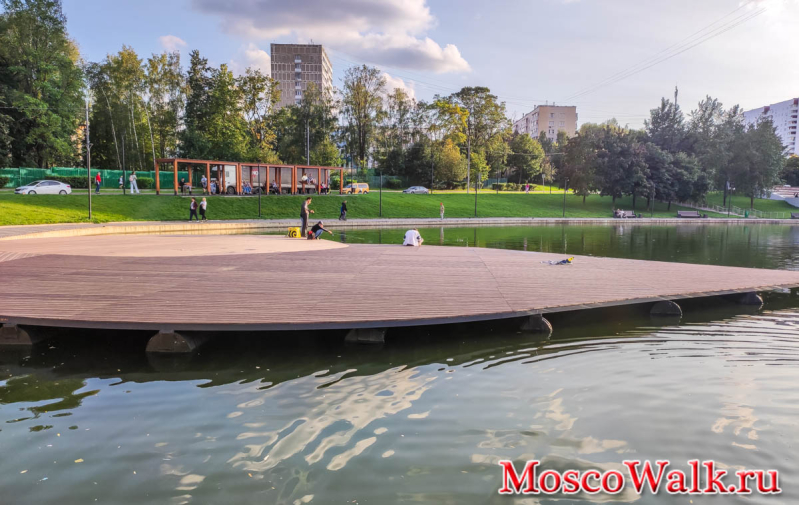 отдых на берегу Коньковского пруда