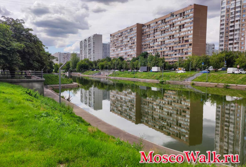 Пруд вдоль Новочеркасского бульвара