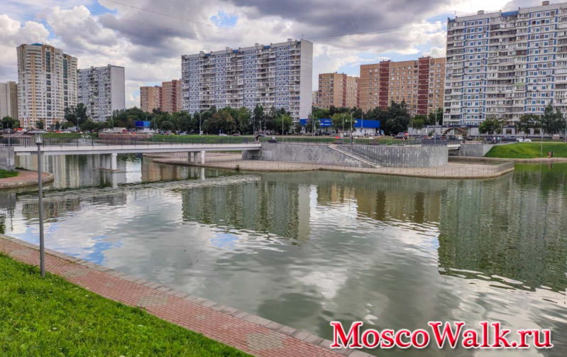 пешеходный мост через Братеевский пруд
