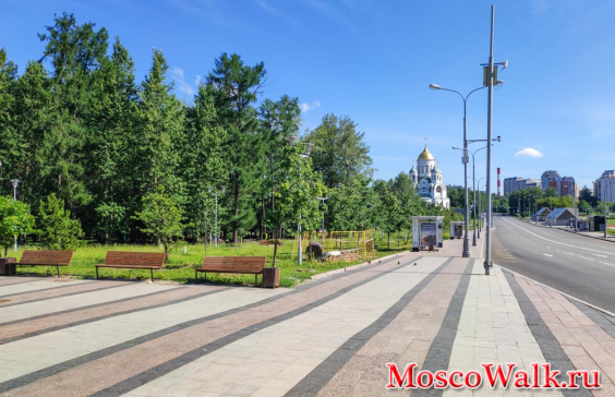 Парк у метро Солнцево