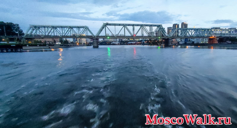 даниловский мост с воды