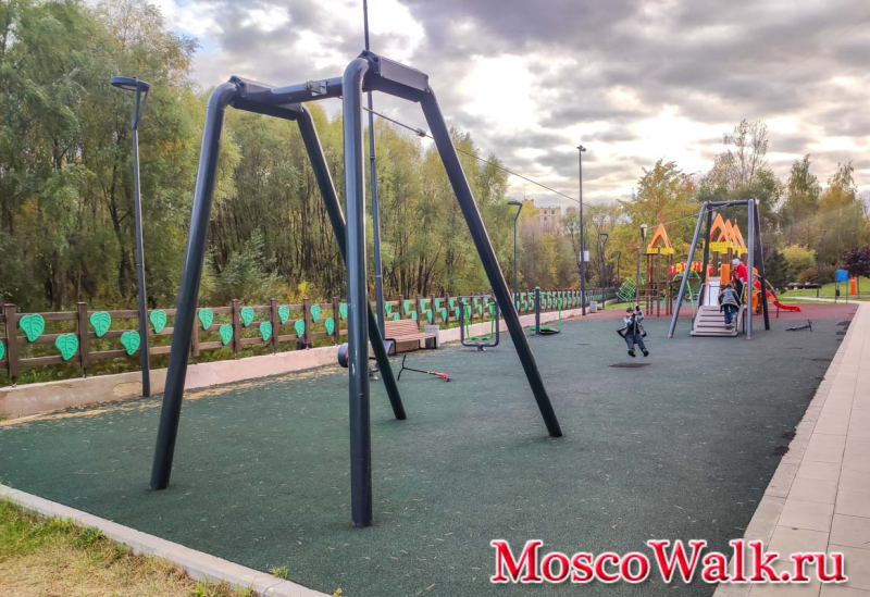 тарзанка на детской площадке