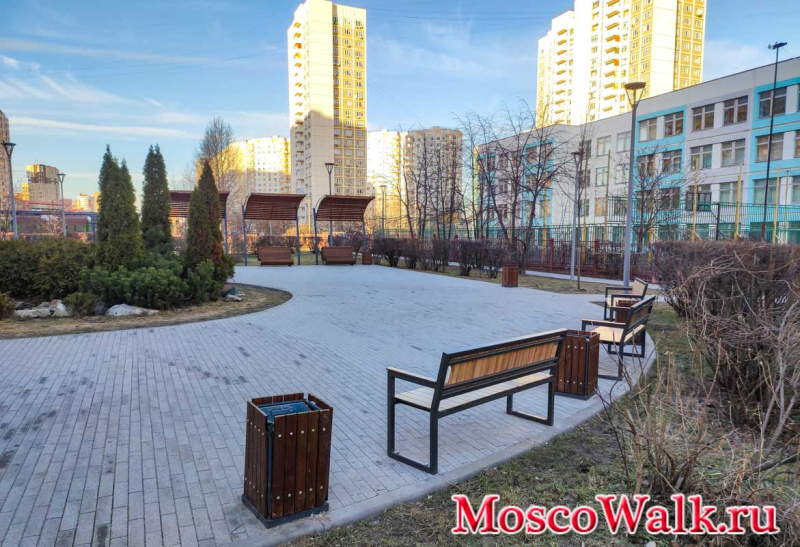 Аллея молодых семей в Люблино